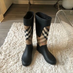 Burberry Rainboots size 39
